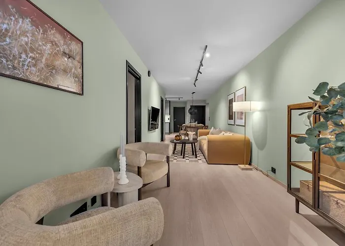 Northern Lights - With Amazing Views And Parking 아파트 *