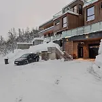 Northern Lights - With Amazing Views And Parking Daire