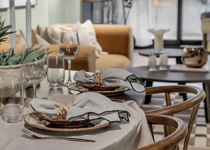 Northern Lights - With Amazing Views And Parking Daire