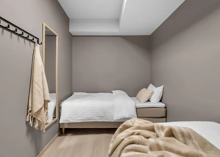 Northern Lights - With Amazing Views And Parking *